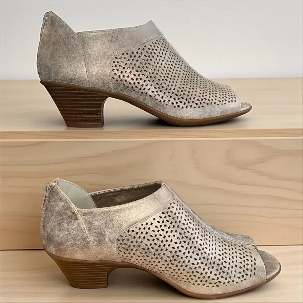 Easy Street Women's Metallic Gold Peep Toe Zipper Back Ankle Booties Size 9N